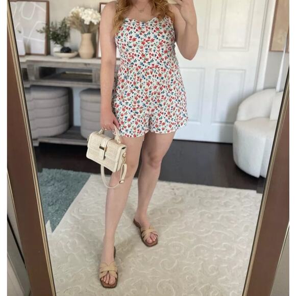 Old Navy White Floral Romper Summer Cottagecore Coastal M - Picture 8 of 8